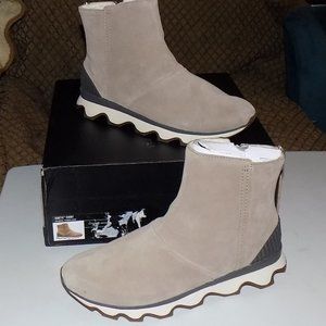 New Sorel Kinetic short boot ash brown suede